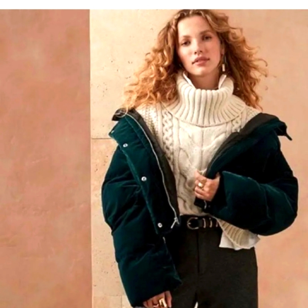 Banana Republic Teal blue/green puffer jacket. SOLD OUT!